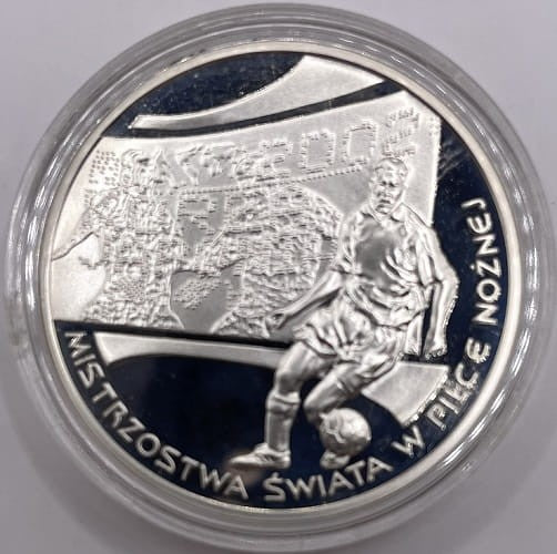 Moneta 10 zł MŚ. w piłce nożnej Korea-Japonia 2002 r.